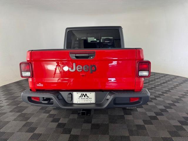 new 2024 Jeep Gladiator car, priced at $40,178