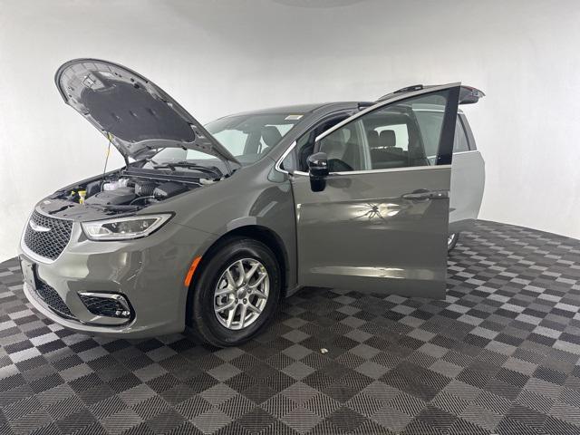 new 2025 Chrysler Pacifica car, priced at $39,000