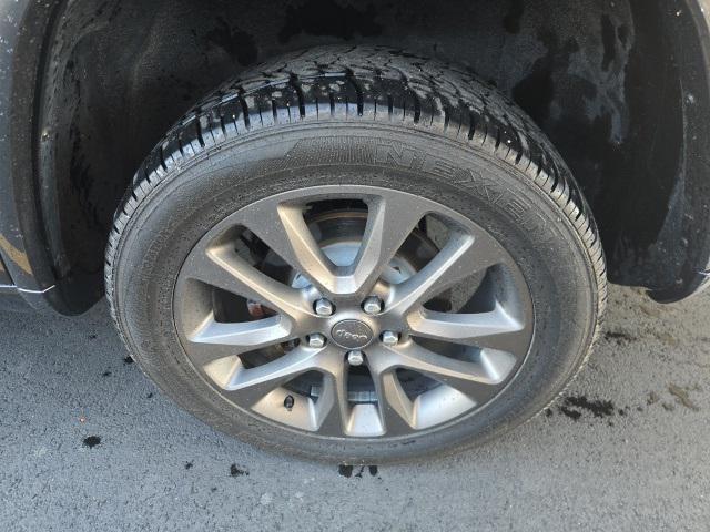 used 2017 Jeep Grand Cherokee car, priced at $15,500