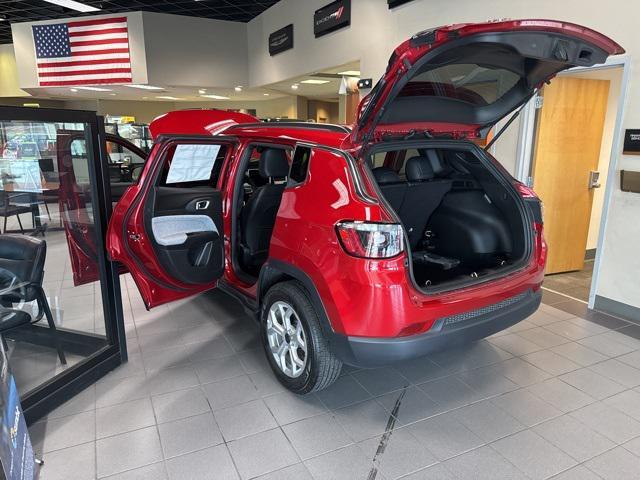 new 2025 Jeep Compass car, priced at $30,360