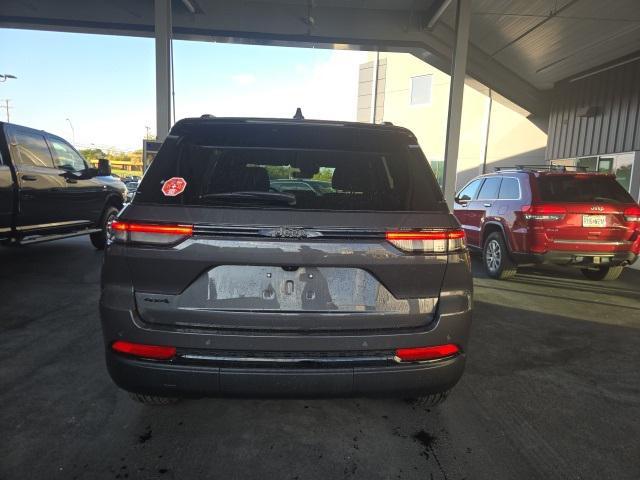 new 2025 Jeep Grand Cherokee car, priced at $38,250