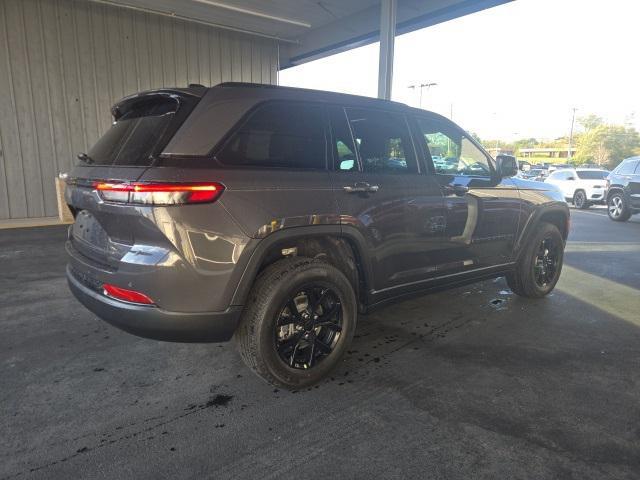 new 2025 Jeep Grand Cherokee car, priced at $38,250