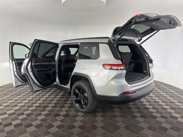 new 2025 Jeep Grand Cherokee L car, priced at $47,662