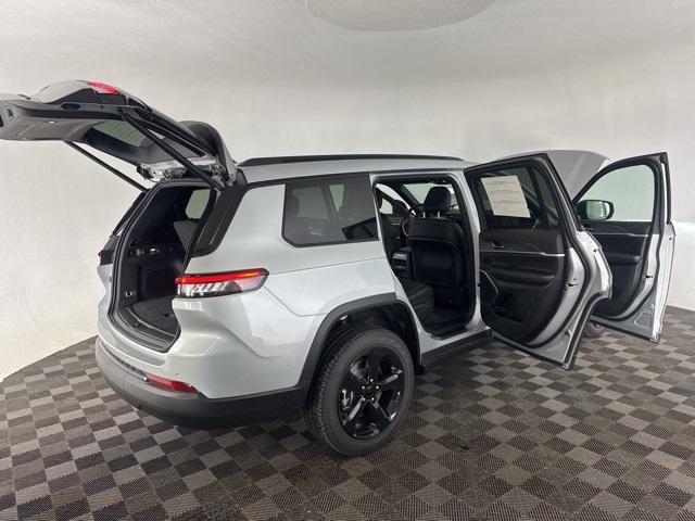new 2025 Jeep Grand Cherokee L car, priced at $47,662