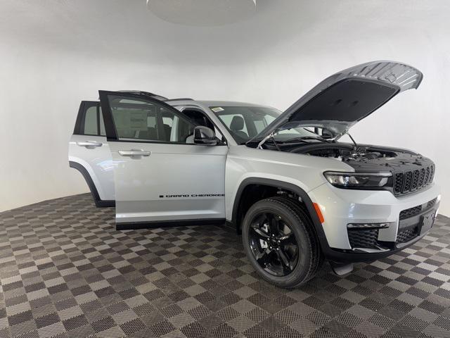 new 2025 Jeep Grand Cherokee L car, priced at $47,662