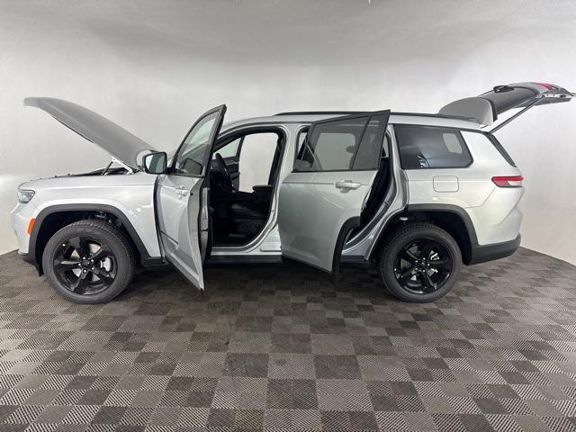 new 2025 Jeep Grand Cherokee L car, priced at $47,662