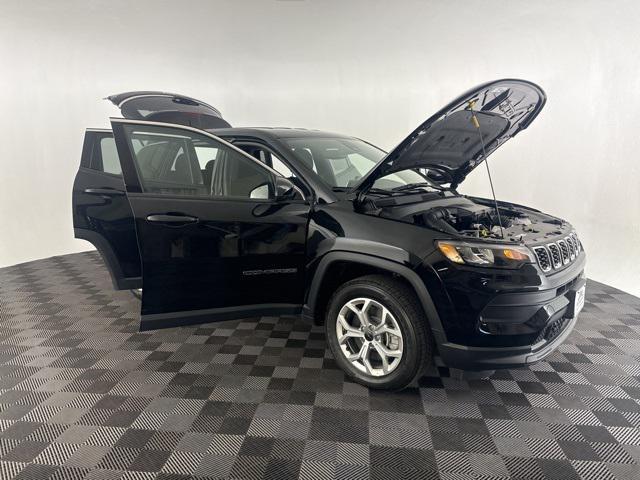 new 2025 Jeep Compass car, priced at $25,000