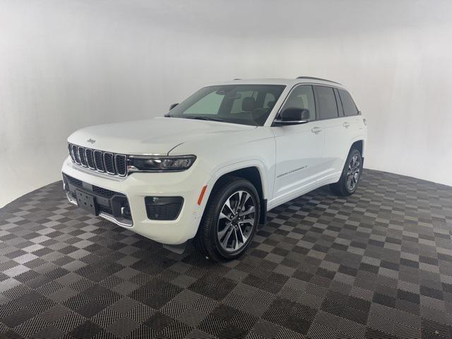 new 2025 Jeep Grand Cherokee car, priced at $52,000