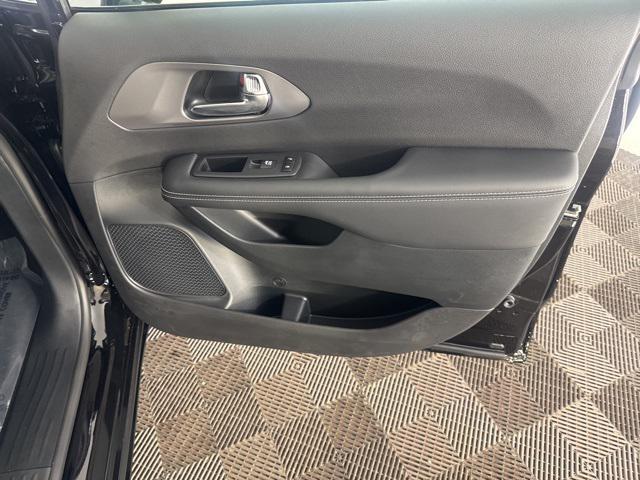 new 2025 Chrysler Pacifica car, priced at $41,176