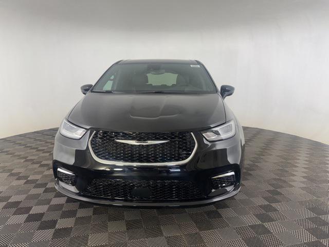 new 2025 Chrysler Pacifica car, priced at $41,176