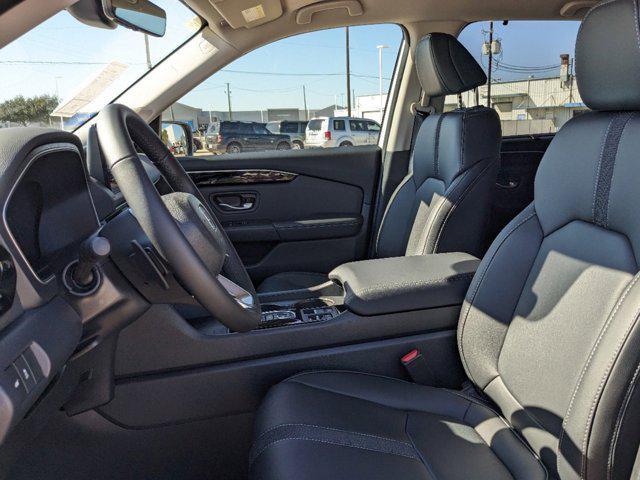 new 2025 Honda Pilot car, priced at $41,095