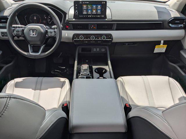 new 2025 Honda Pilot car, priced at $41,825