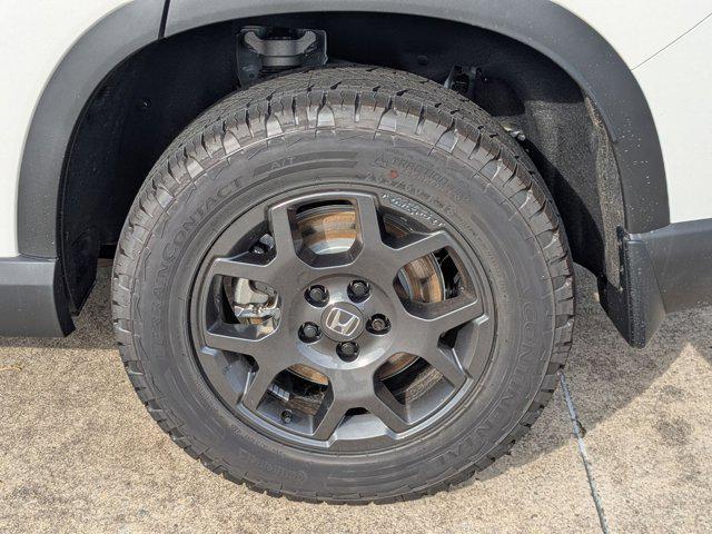 new 2025 Honda Pilot car, priced at $48,990