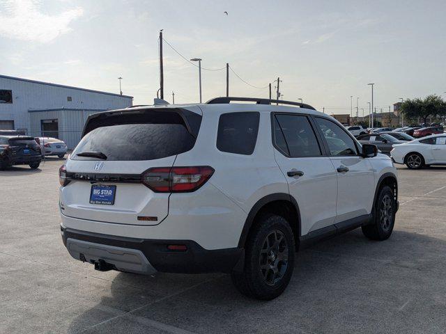 new 2025 Honda Pilot car, priced at $48,990