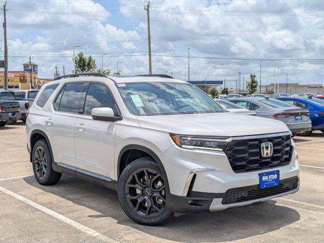 new 2025 Honda Pilot car, priced at $49,350