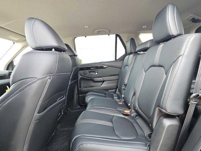 new 2025 Honda Pilot car, priced at $42,280