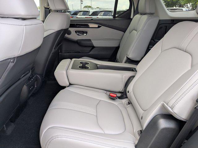 new 2025 Honda Pilot car, priced at $45,805