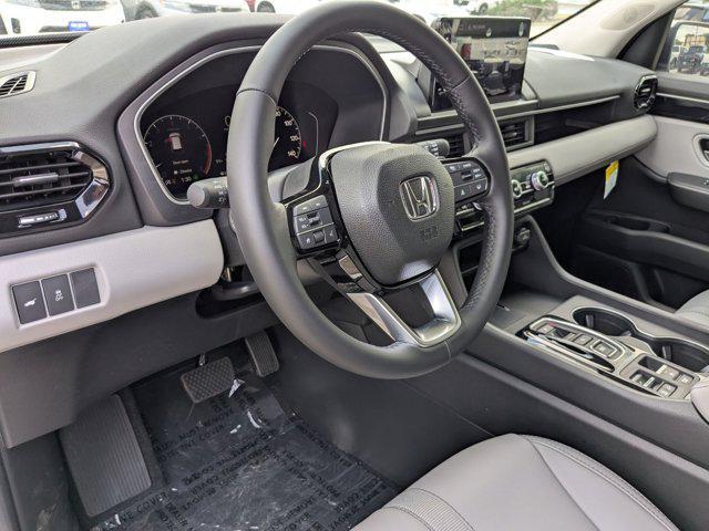 new 2025 Honda Pilot car, priced at $45,805