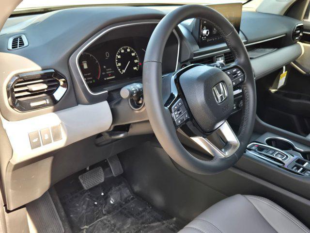 new 2025 Honda Pilot car, priced at $48,180
