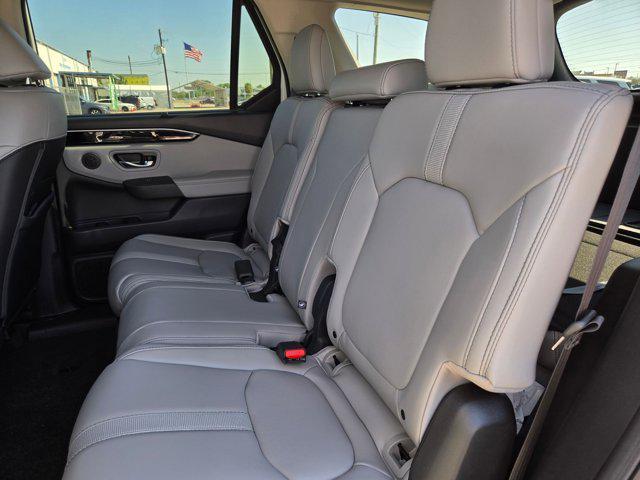 new 2025 Honda Pilot car, priced at $48,180