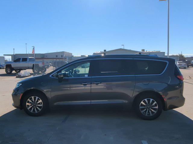 used 2021 Chrysler Pacifica Hybrid car, priced at $22,000