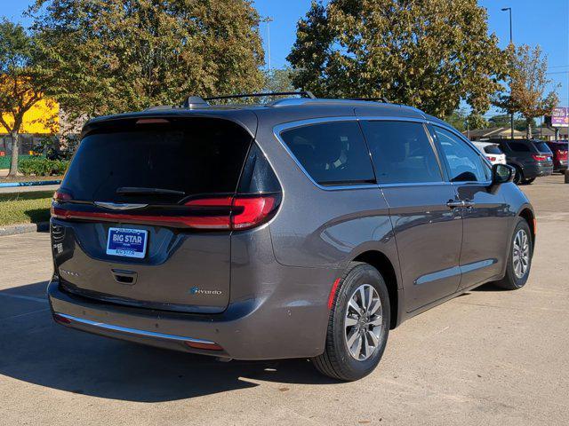 used 2021 Chrysler Pacifica Hybrid car, priced at $22,000