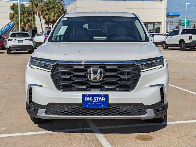 new 2025 Honda Pilot car, priced at $45,750