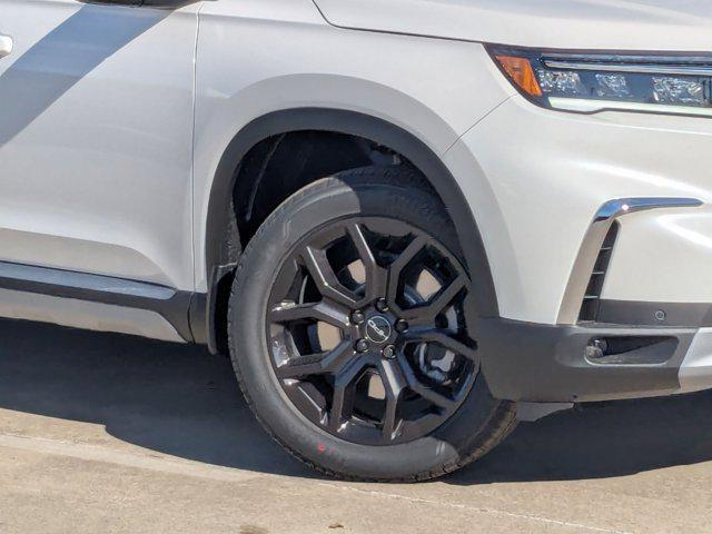new 2025 Honda Pilot car, priced at $49,650