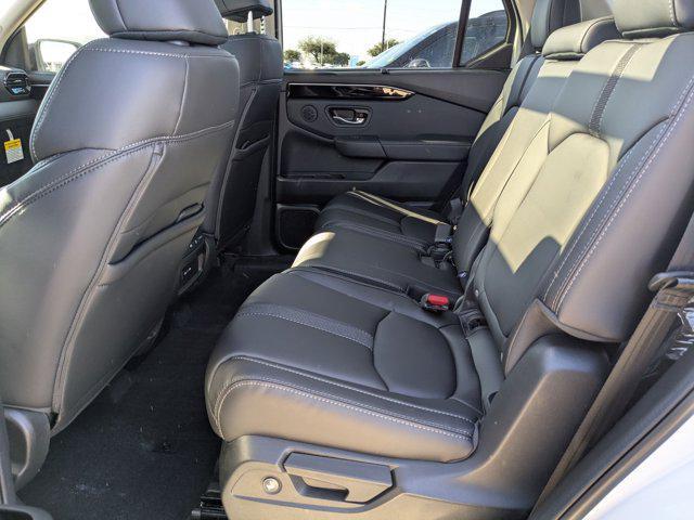 new 2025 Honda Pilot car, priced at $49,650