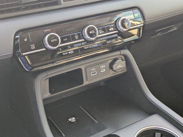 new 2025 Honda Pilot car, priced at $49,650