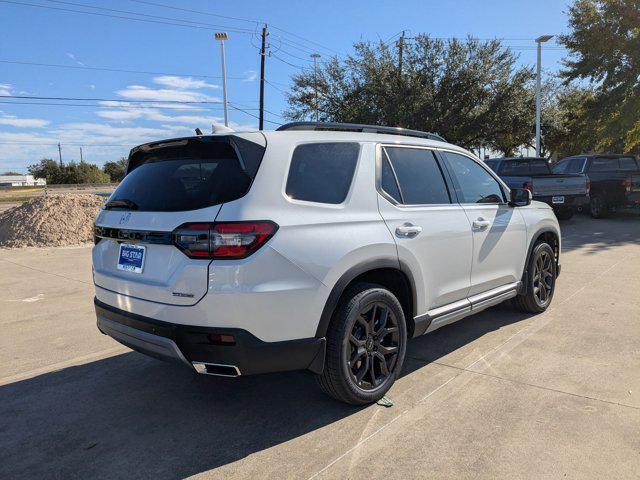 new 2025 Honda Pilot car, priced at $49,650