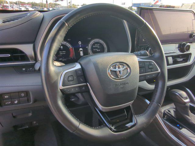 used 2023 Toyota Highlander car, priced at $35,000