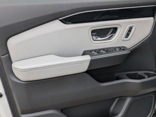 new 2025 Honda Pilot car, priced at $41,550