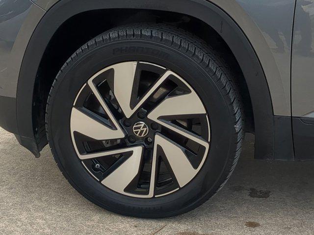 used 2024 Volkswagen Atlas car, priced at $28,500