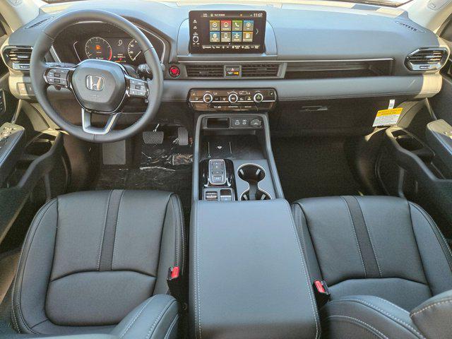 new 2025 Honda Pilot car, priced at $46,795