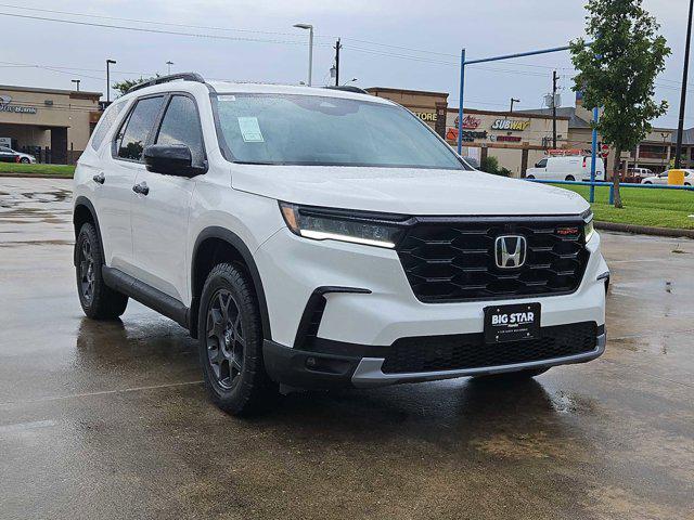 new 2025 Honda Pilot car, priced at $48,250