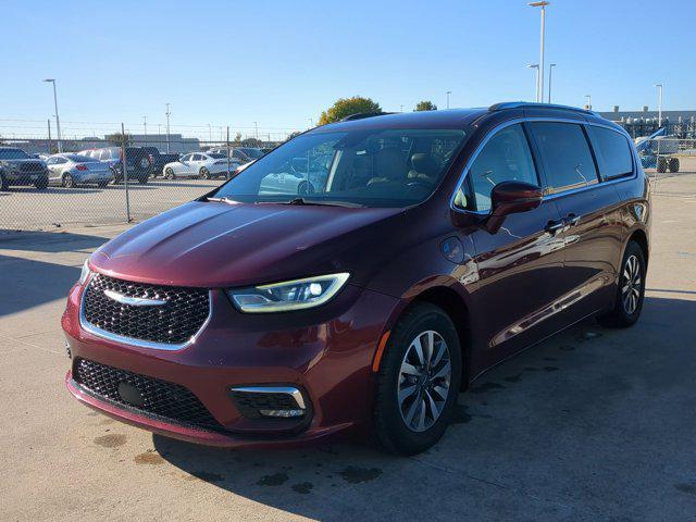 used 2021 Chrysler Pacifica Hybrid car, priced at $21,500