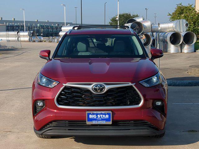 used 2022 Toyota Highlander car, priced at $30,300