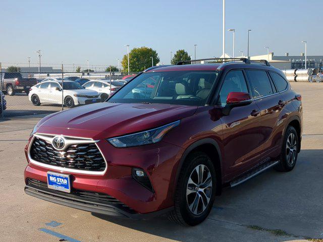 used 2022 Toyota Highlander car, priced at $30,300