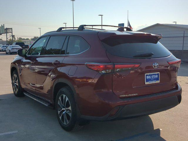 used 2022 Toyota Highlander car, priced at $30,300