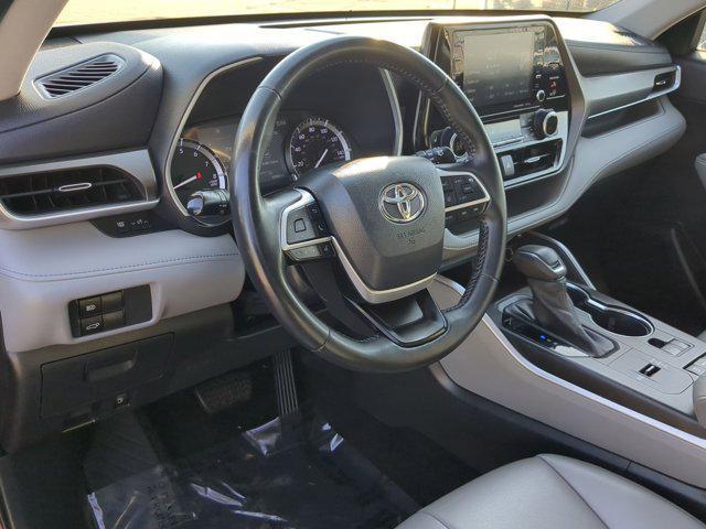 used 2022 Toyota Highlander car, priced at $30,300