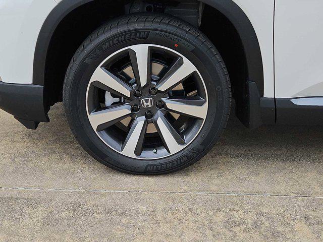 new 2025 Honda Pilot car, priced at $45,305