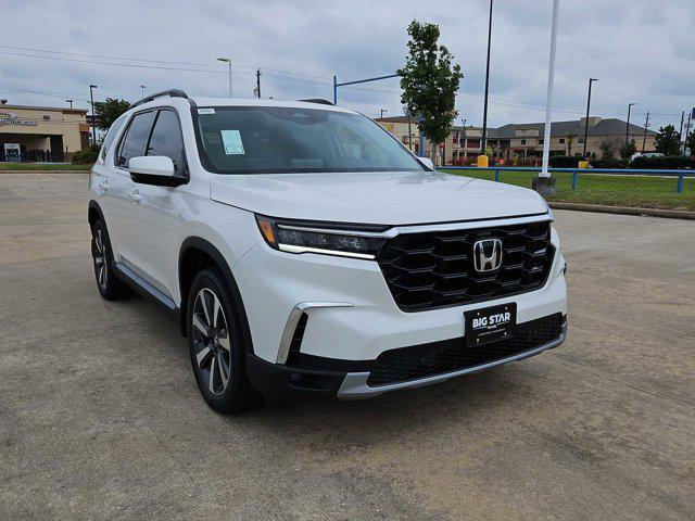new 2025 Honda Pilot car, priced at $45,305