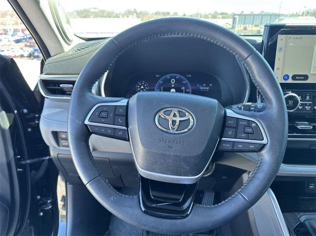 used 2023 Toyota Highlander car, priced at $46,980