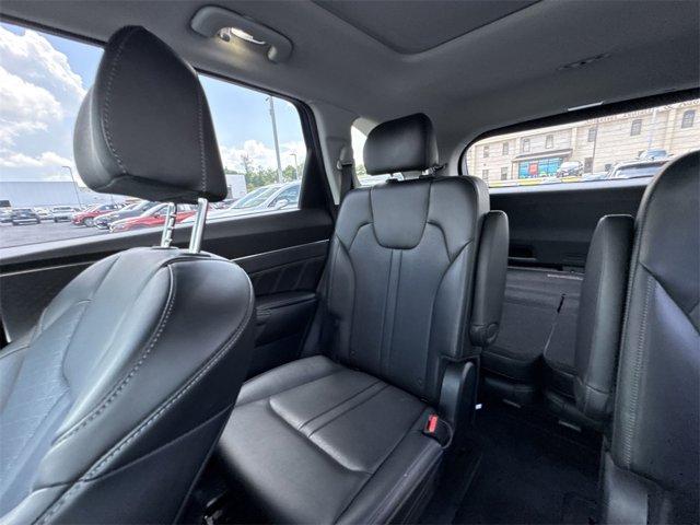 used 2023 Kia Sorento car, priced at $32,460