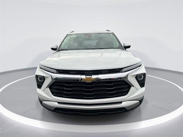 new 2025 Chevrolet TrailBlazer car, priced at $28,575