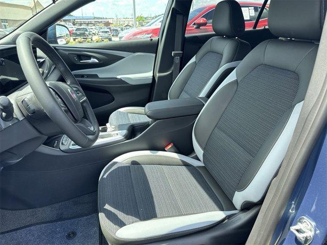 new 2025 Buick Envista car, priced at $26,280