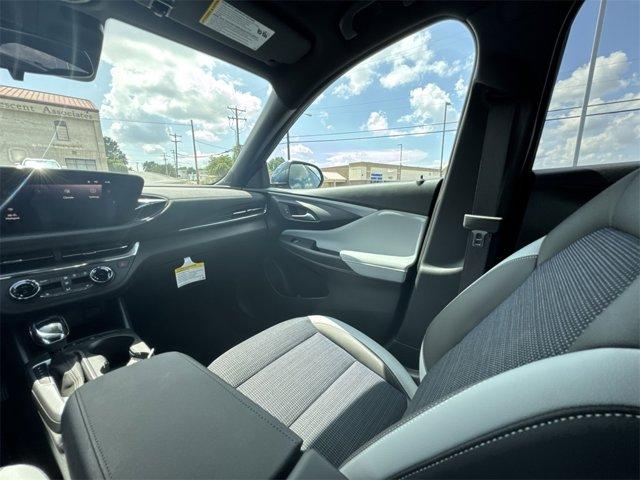 new 2025 Buick Envista car, priced at $26,280
