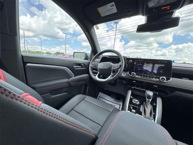 new 2025 Chevrolet Colorado car