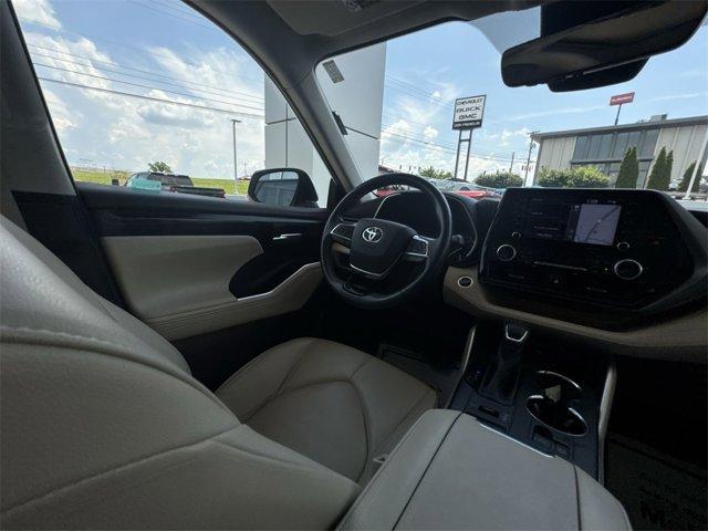 used 2020 Toyota Highlander car, priced at $32,856